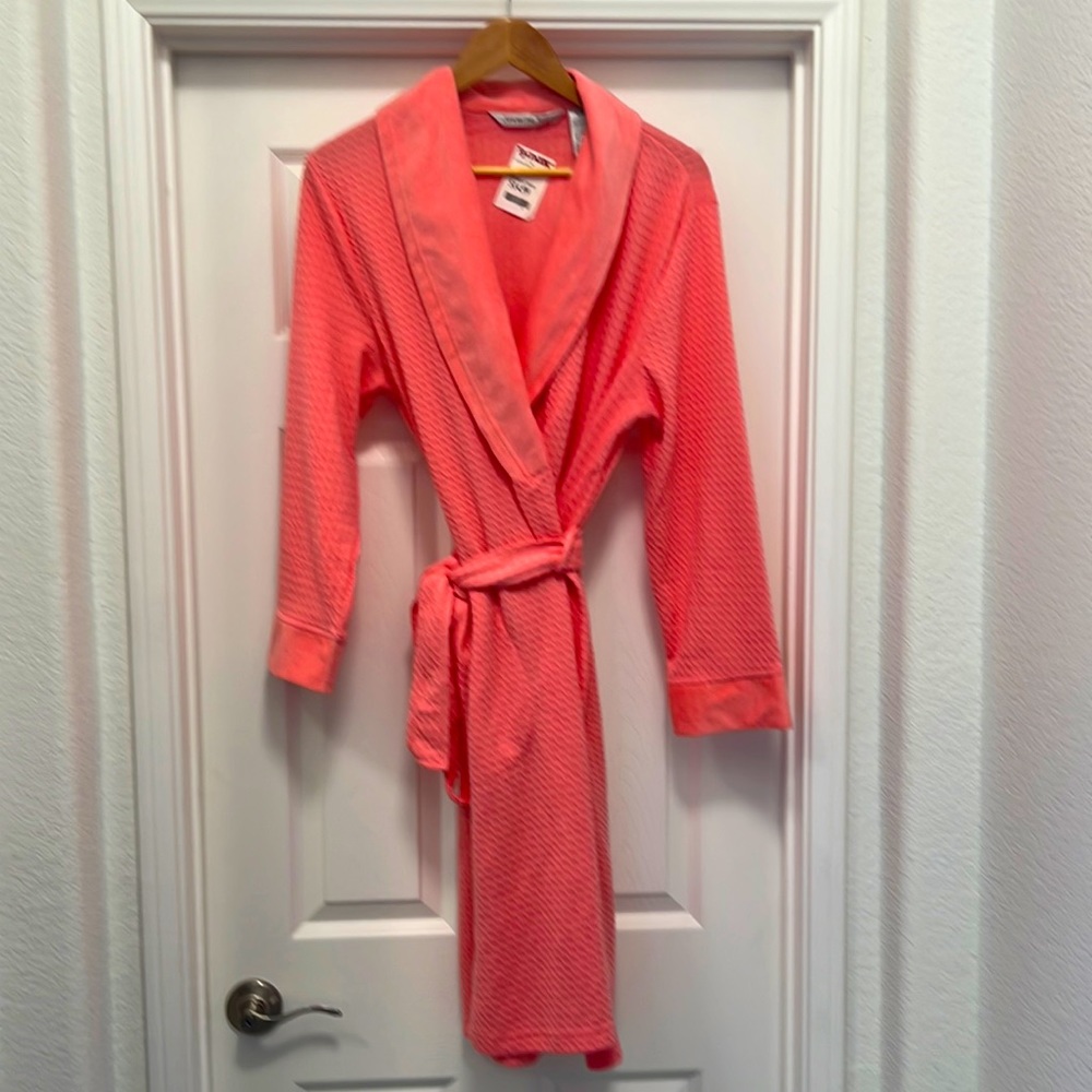 BRAND NEW Extremely soft PINK bathrobe.